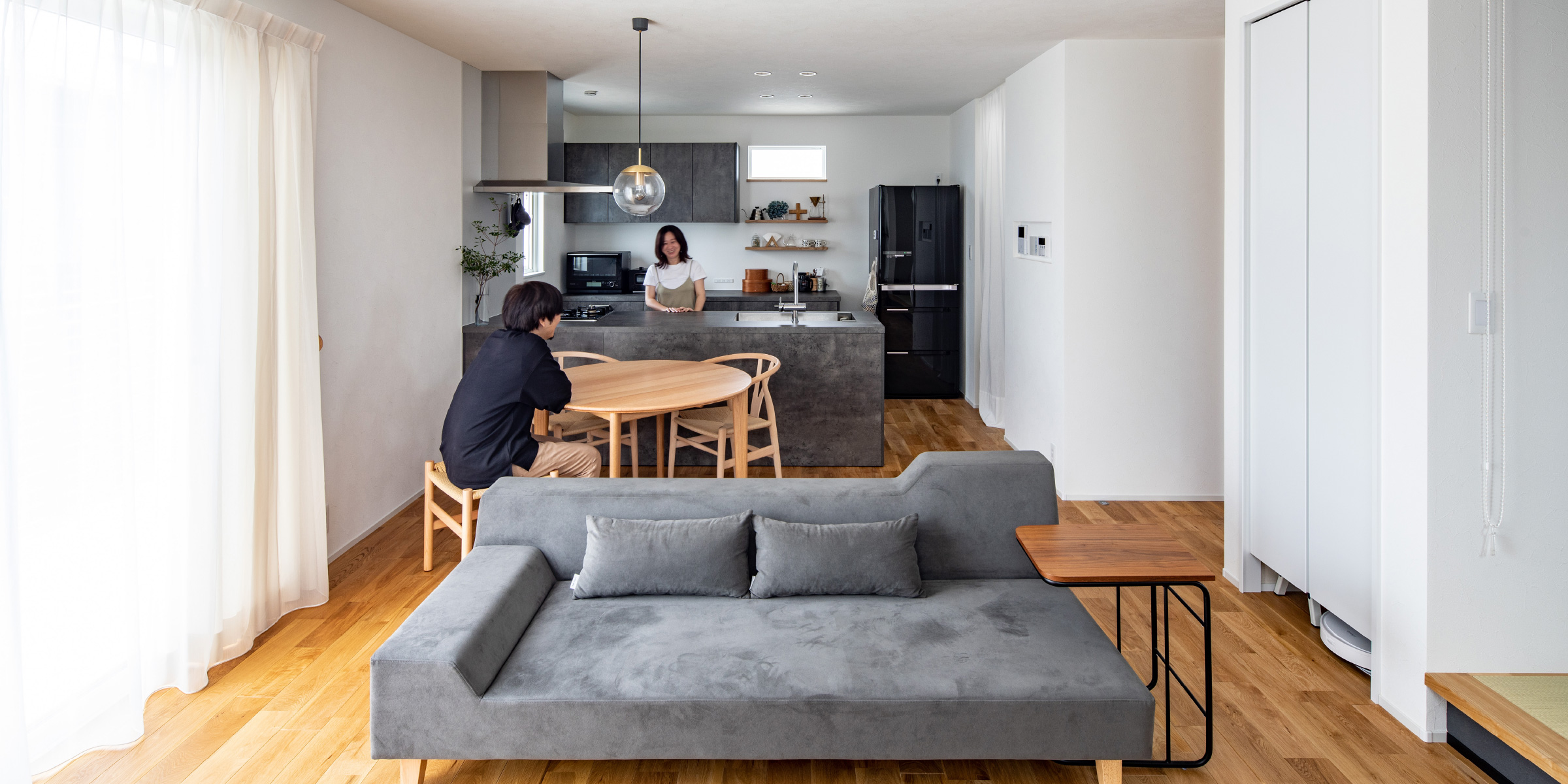 インテリアが映えるデザイン性と心地良さにこだわった住まい