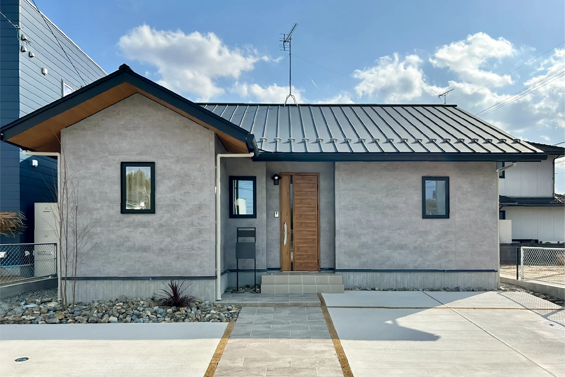 グランディール田口東子2号地平屋モデル。大人っぽい雰囲気の外観が特徴です。