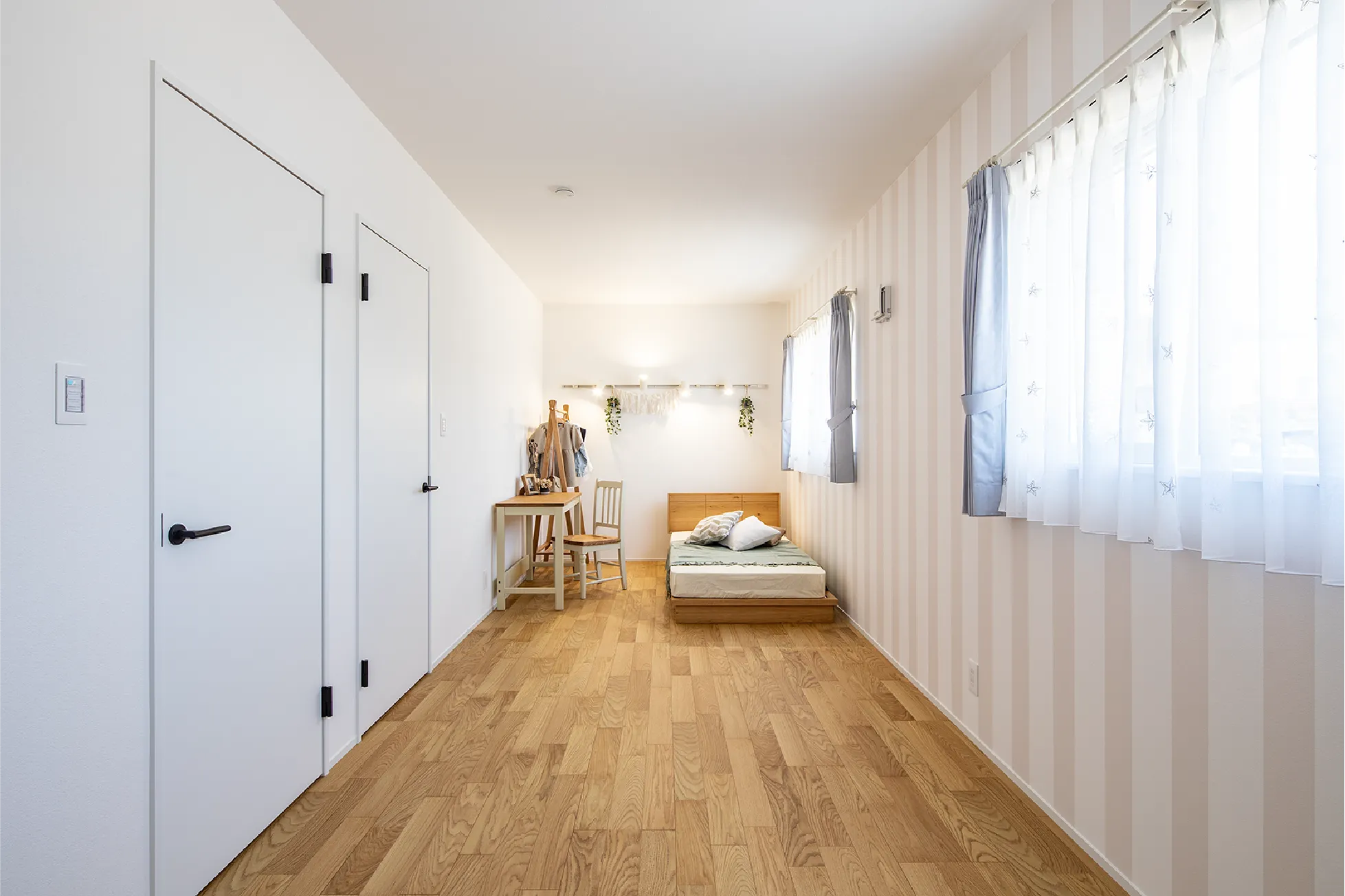 約10帖の洋室、将来２つに分けることも可能！