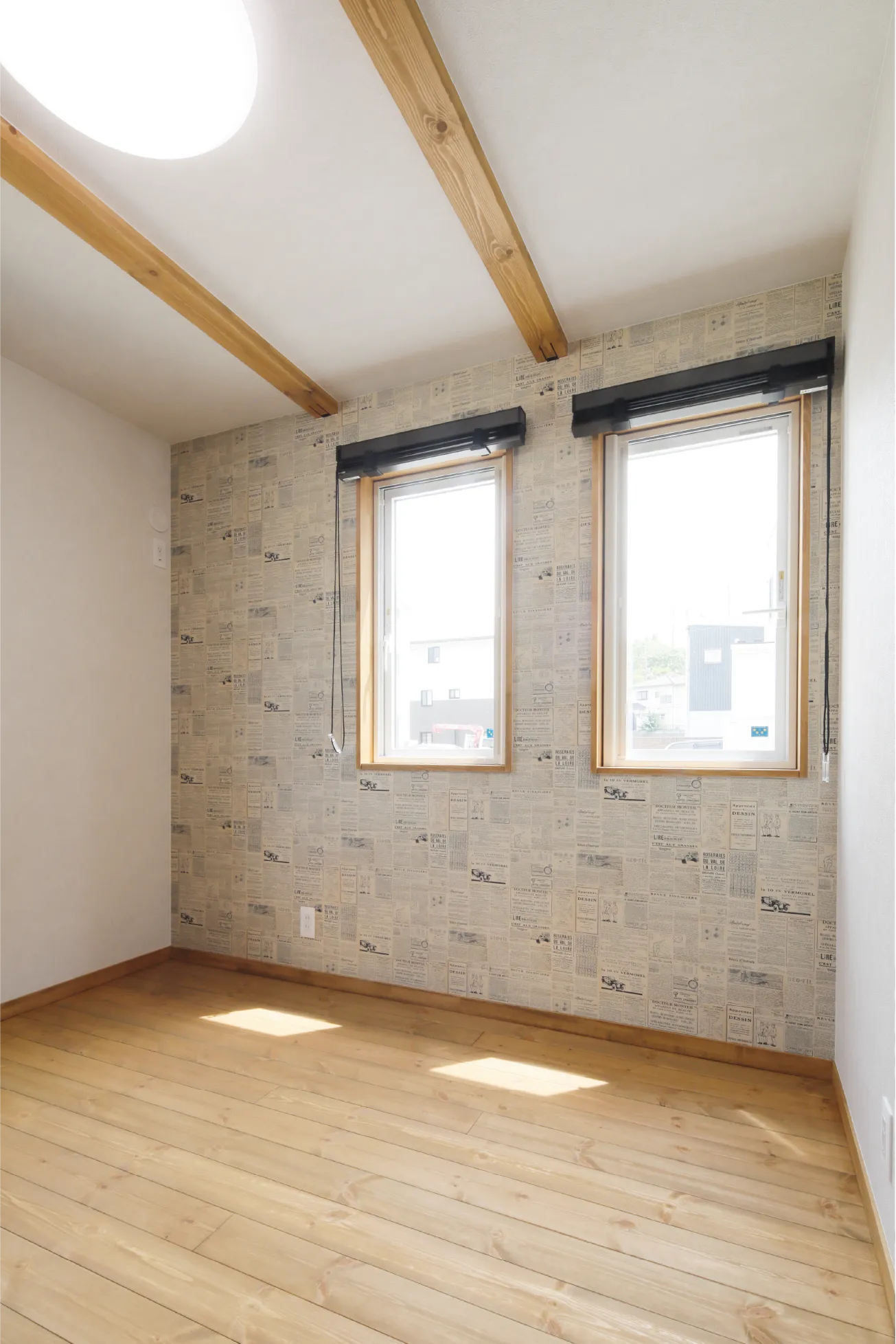 遊び心のあるアクセントクロスでワクワク！