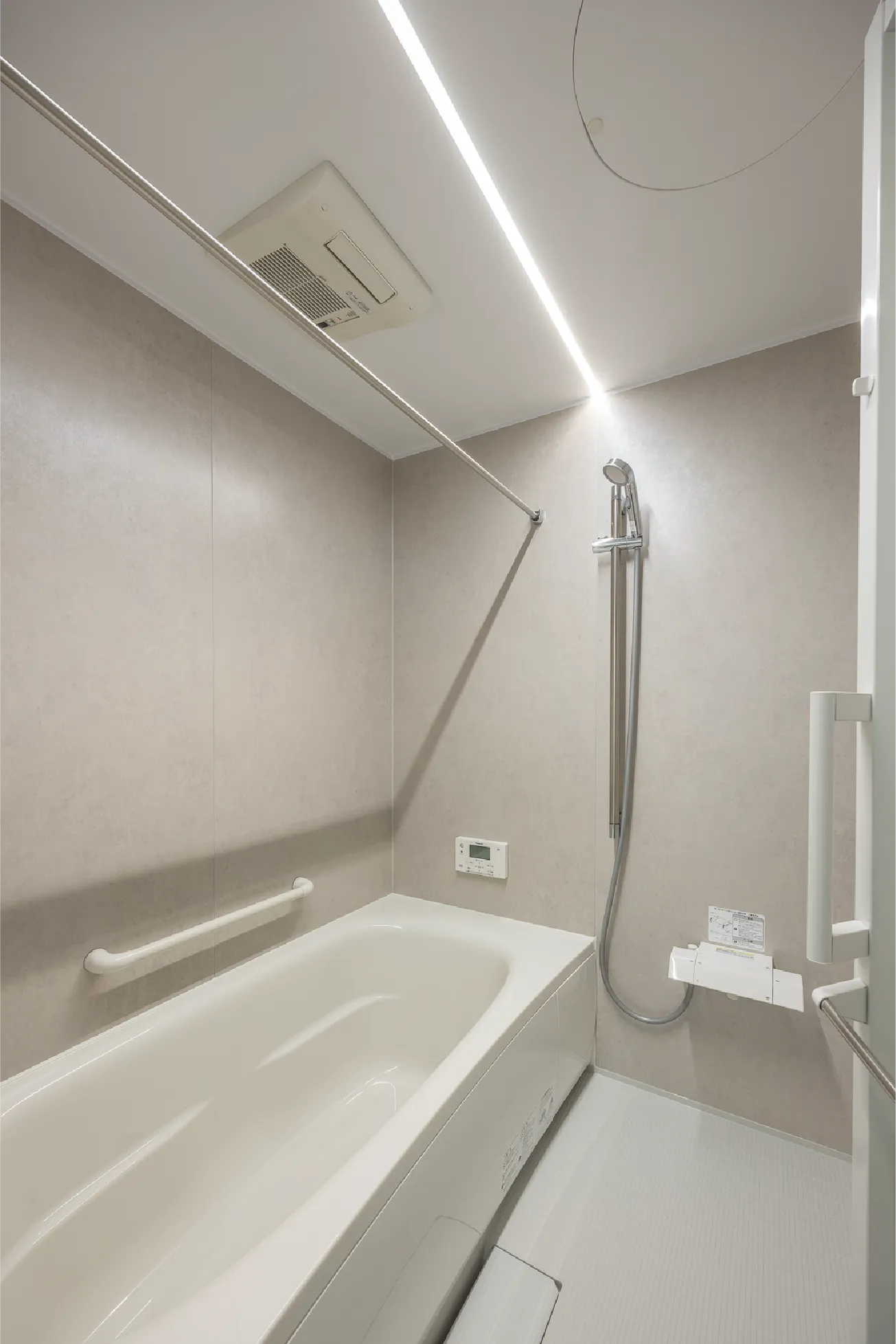 Panasonicのお風呂を採用。特徴はお手入れのしやすさと断熱性です。