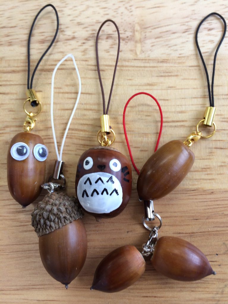 どんぐりストラップ　3個 　②