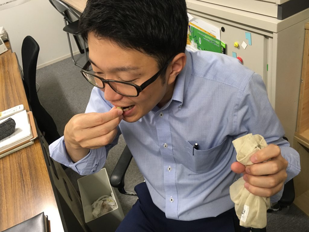 8AACAA36-BDFA-4644-9AA7-EE76A51589A3