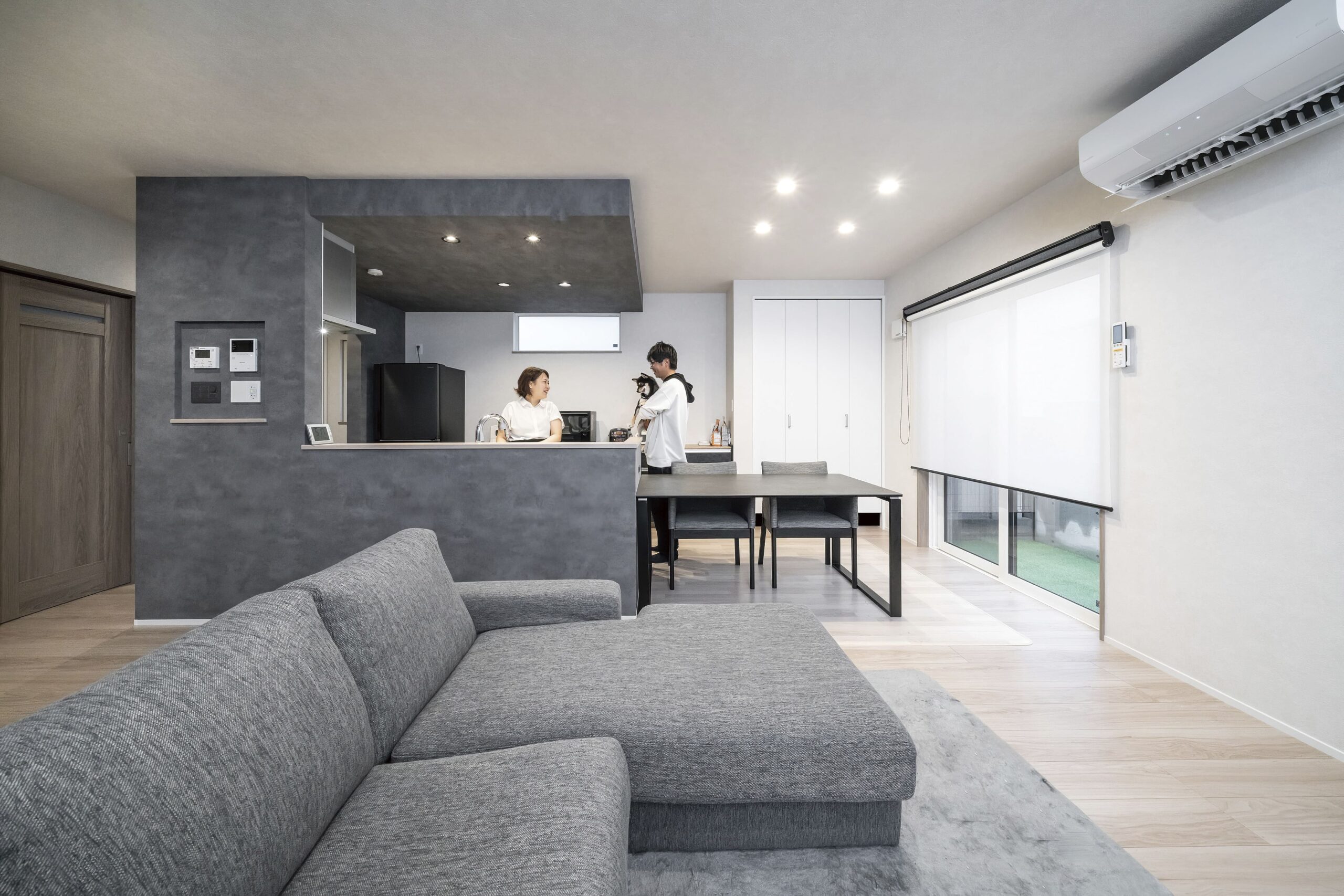 夫婦と犬と猫2匹が快適に暮らせるペット仕様と回遊動線の高性能住宅