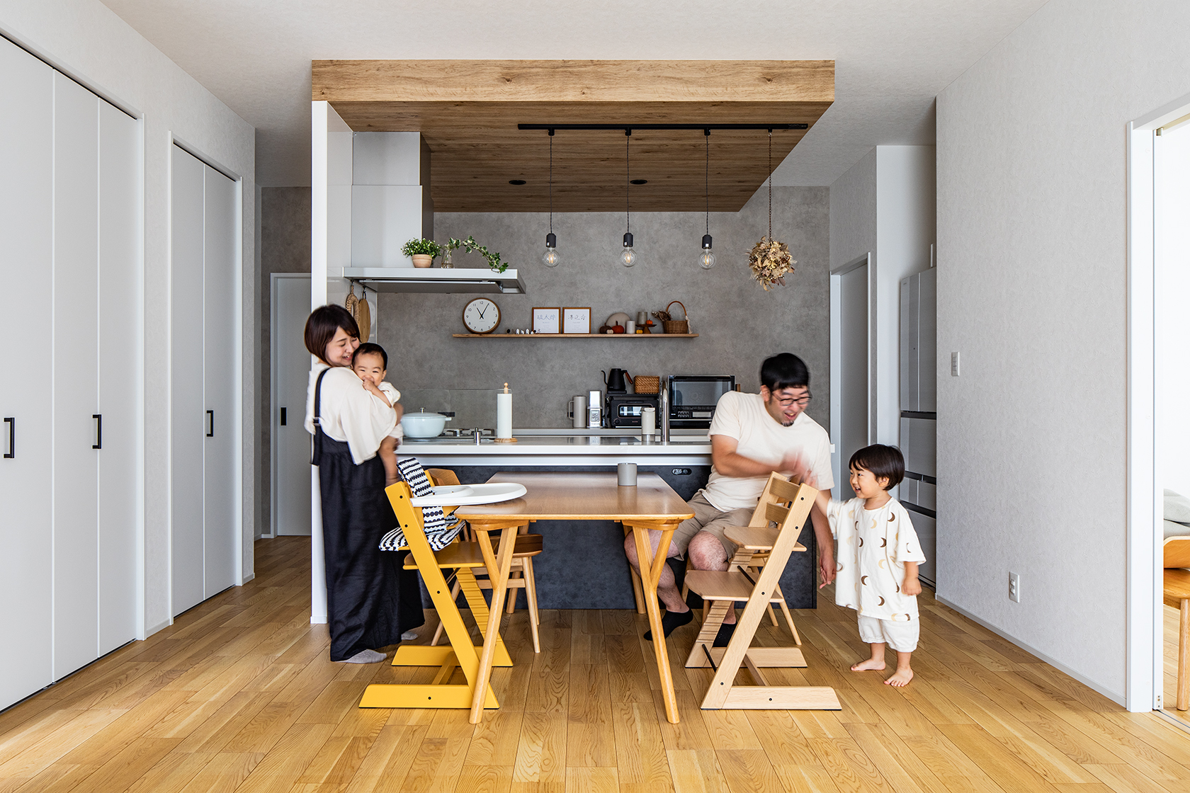 シンプルに、軽やかに。育児をサポートする平屋の住まい