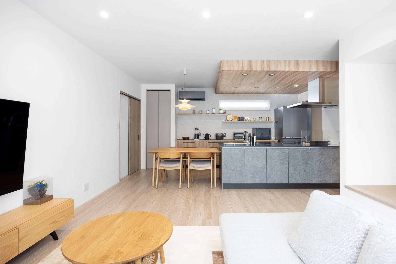 ヌックで過ごす心地よいひとときのある家